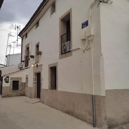 Albergue Turistico "San Blas" De Oliva De Plasencia Exteriör bild