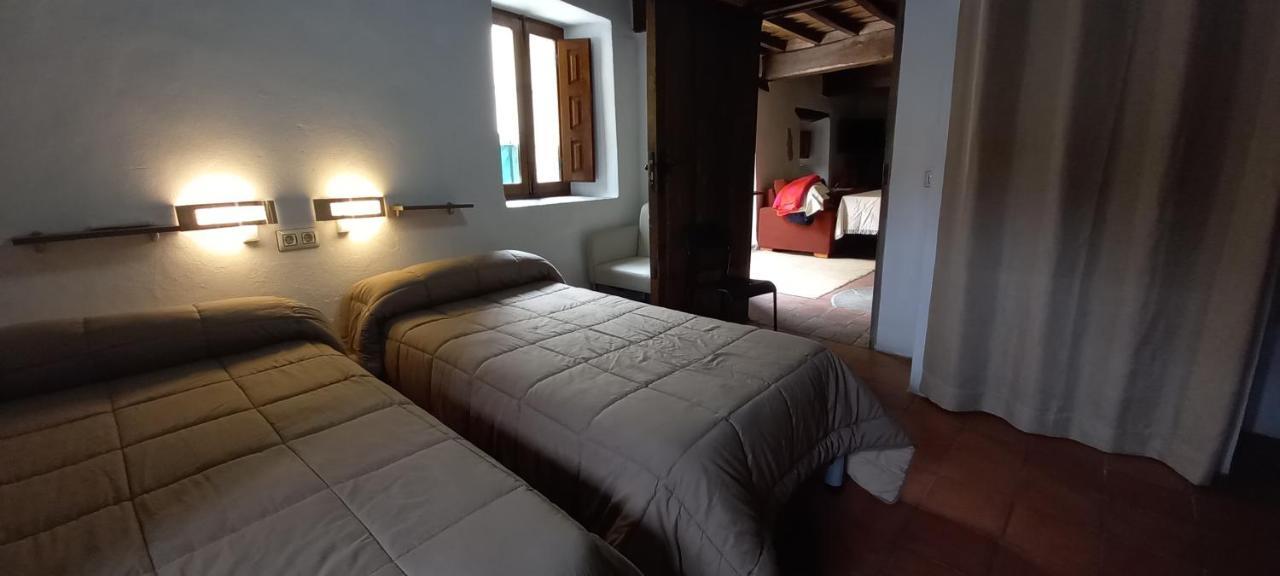 Albergue Turistico "San Blas" De Oliva De Plasencia Exteriör bild