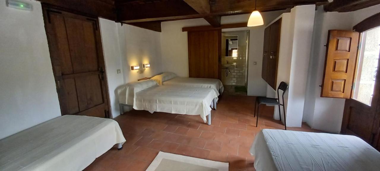 Albergue Turistico "San Blas" De Oliva De Plasencia Exteriör bild